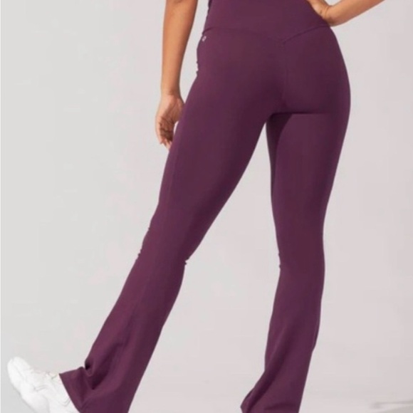 POPFLEX Crisscross Hourglass Flared Legging- Winter Plum - Picture 2 of 6